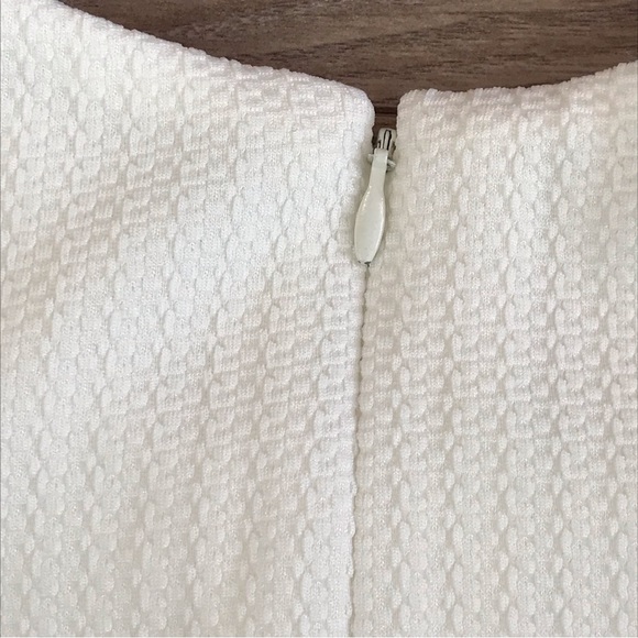 TOBI Boxy Top, Large, Cream Quilted Knit Detail, Embroidered, Short Sleeve - Picture 13 of 14